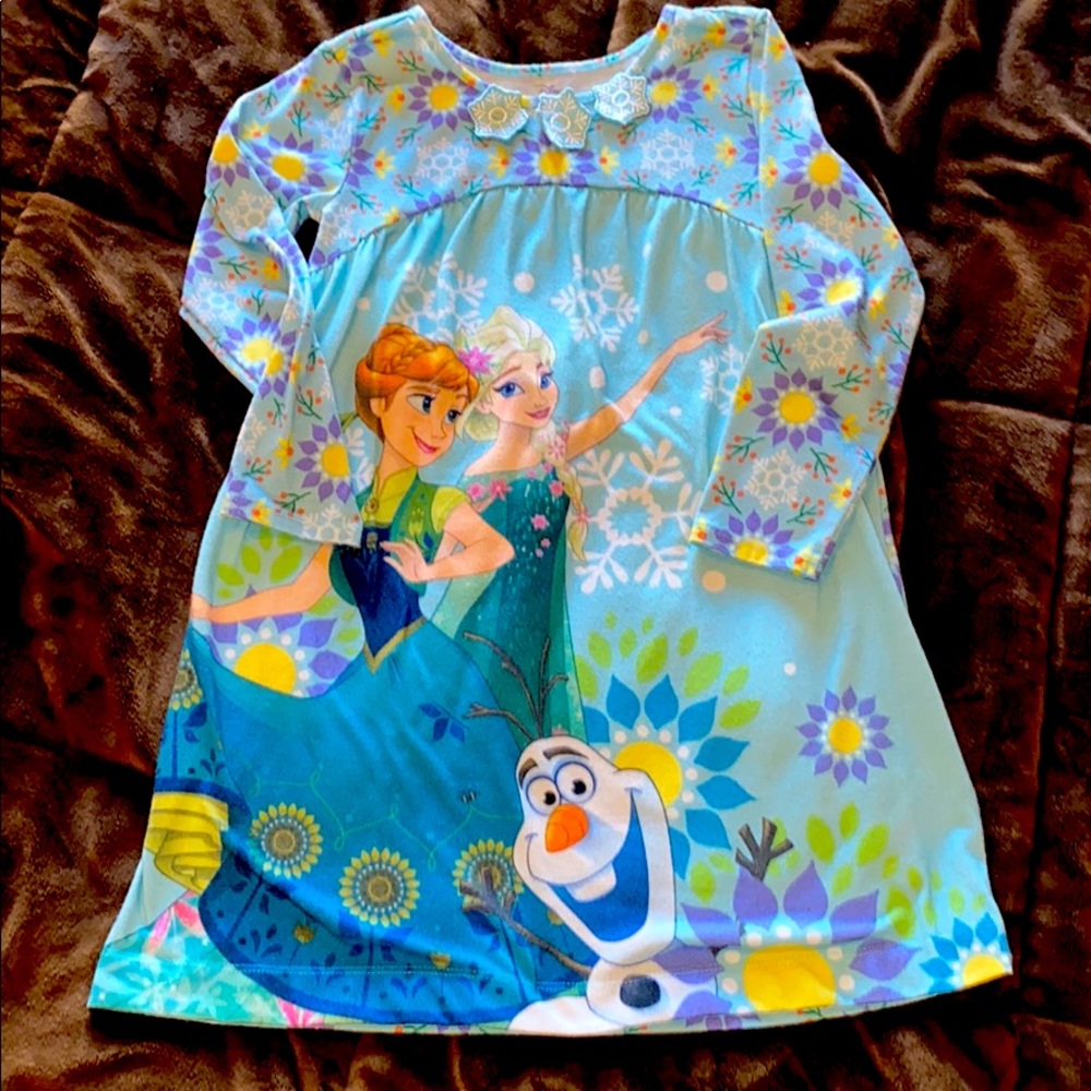 Elsa and Anna nightgown